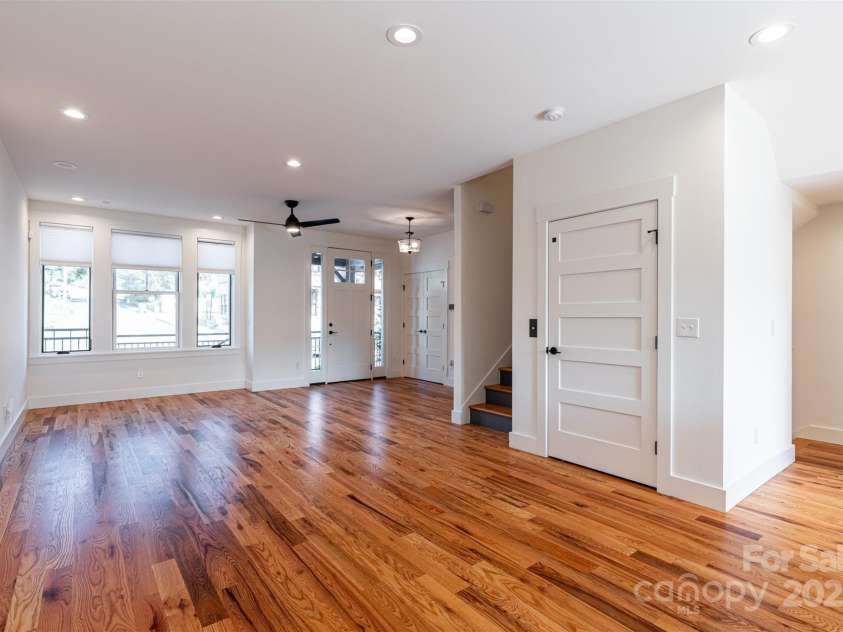 233 Broadway Street, Asheville, NC 28801.  MLS# CAR4314107, YatesRealty ID 236. 