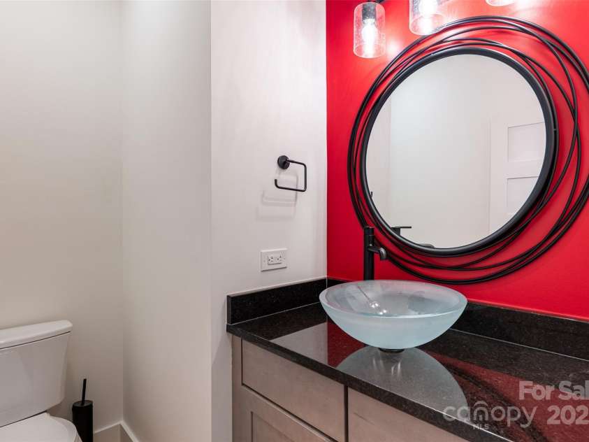 233 Broadway Street, Asheville, NC 28801.  MLS# CAR4314107, YatesRealty ID 236. 