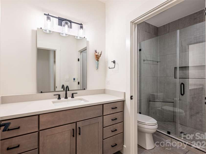 233 Broadway Street, Asheville, NC 28801.  MLS# CAR4314107, YatesRealty ID 236. 