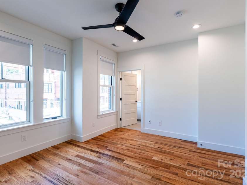 233 Broadway Street, Asheville, NC 28801.  MLS# CAR4314107, YatesRealty ID 236. 