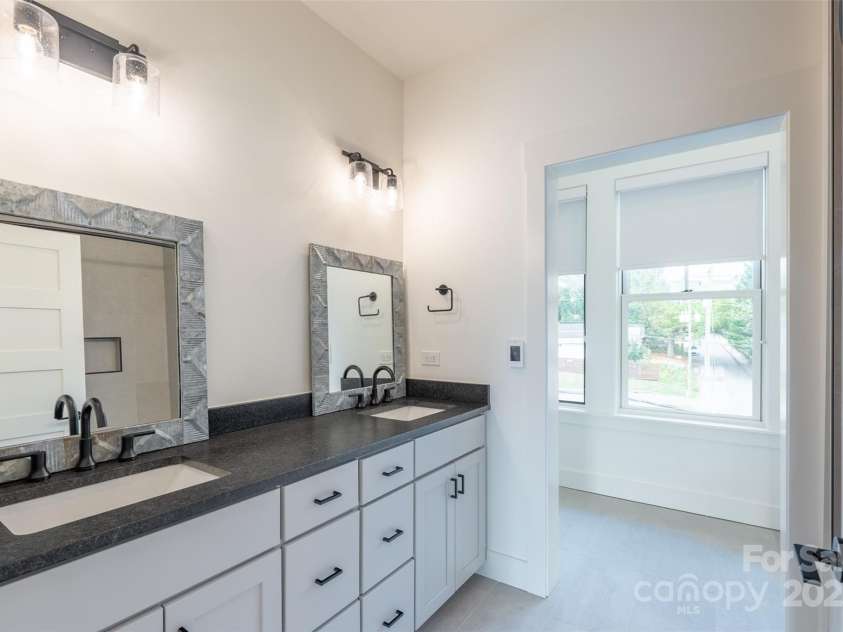 233 Broadway Street, Asheville, NC 28801.  MLS# CAR4314107, YatesRealty ID 236. 