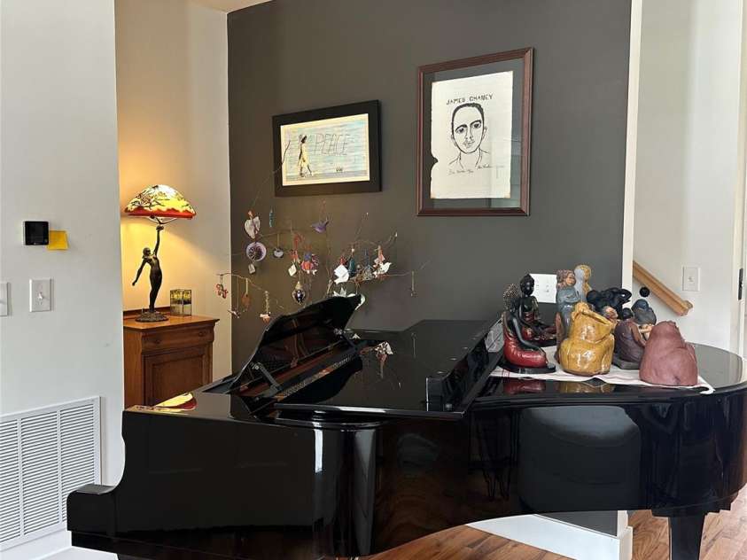 233 Broadway Street, Asheville, NC 28801.  MLS# CAR4314107, YatesRealty ID 236. 