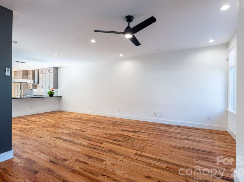 233 Broadway Street, Asheville, NC 28801.  MLS# CAR4314107, YatesRealty ID 236. 