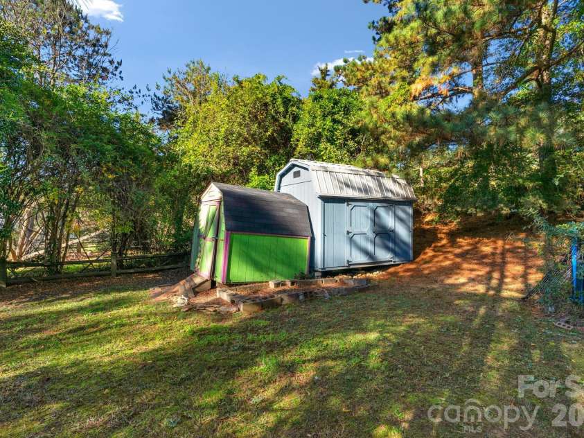 12006 Woodside Falls Road, Pineville, NC 28134.  MLS# CAR4336658, YatesRealty ID 2360. 