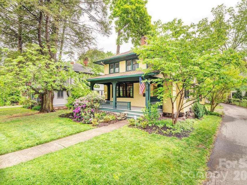 14 Watauga Street, Asheville, NC 28801.  MLS# CAR4379948, YatesRealty ID 23600. Come visit today!