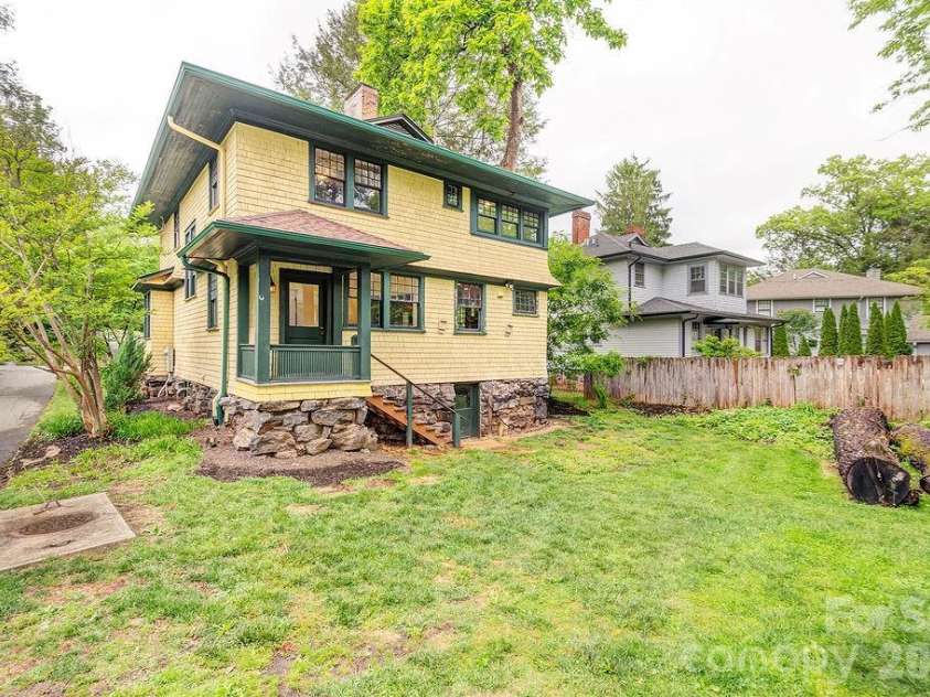 14 Watauga Street, Asheville, NC 28801.  MLS# CAR4379948, YatesRealty ID 23600. This home is so charming.