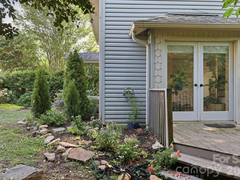 150 Pacolet Street, Tryon, NC 28782.  MLS# CAR4380448, YatesRealty ID 23603. 