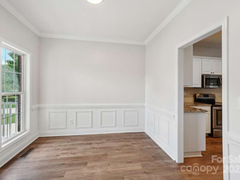 15108 Castlebridge Lane, Matthews, NC 28104.  MLS# CAR4256034, YatesRealty ID 23604. 