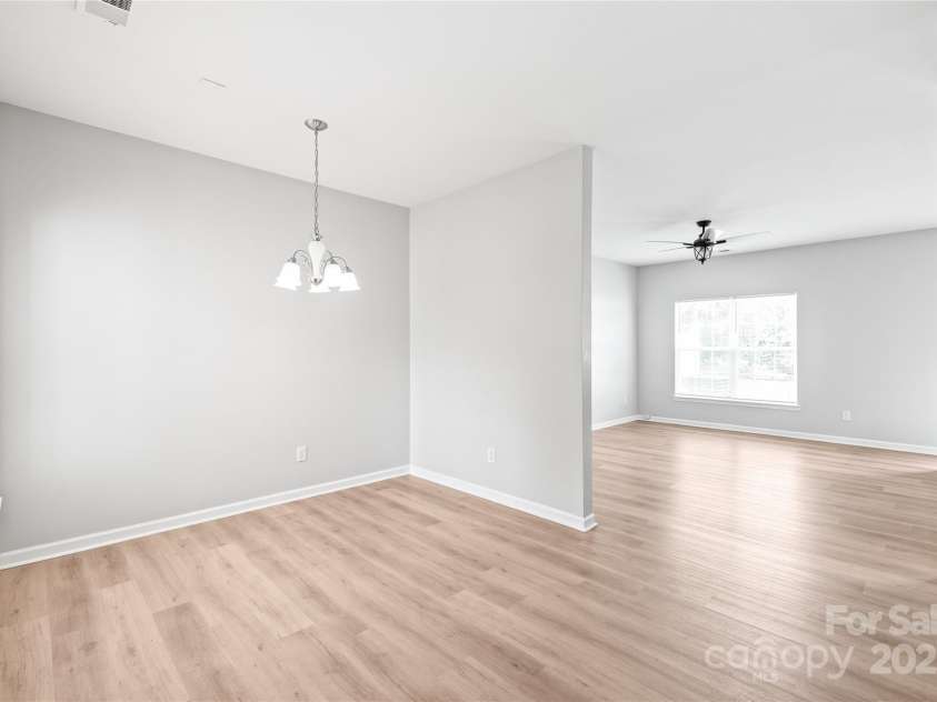 12452 Stratfield Place Circle, Pineville, NC 28134.  MLS# CAR4270059, YatesRealty ID 23606. 