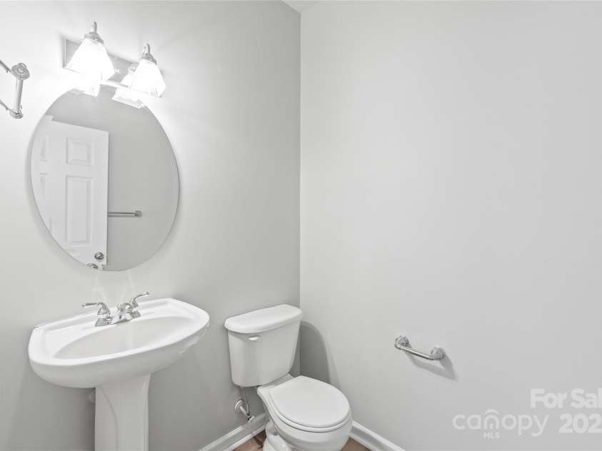 12452 Stratfield Place Circle, Pineville, NC 28134.  MLS# CAR4270059, YatesRealty ID 23606. 