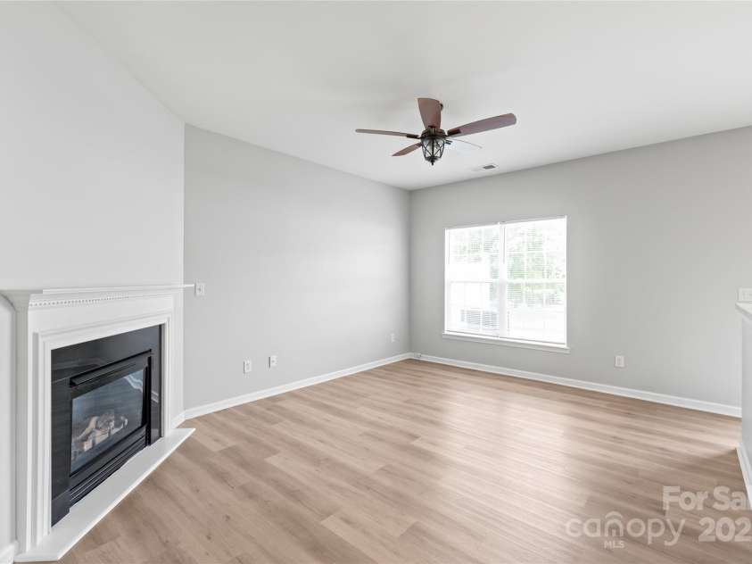 12452 Stratfield Place Circle, Pineville, NC 28134.  MLS# CAR4270059, YatesRealty ID 23606. 