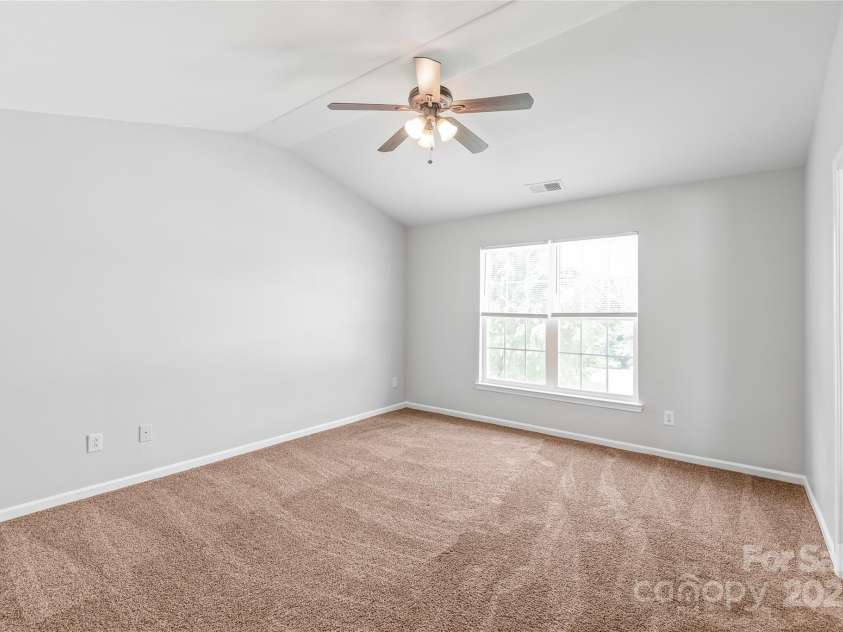 12452 Stratfield Place Circle, Pineville, NC 28134.  MLS# CAR4270059, YatesRealty ID 23606. 