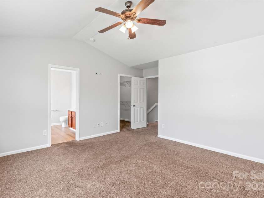 12452 Stratfield Place Circle, Pineville, NC 28134.  MLS# CAR4270059, YatesRealty ID 23606. 