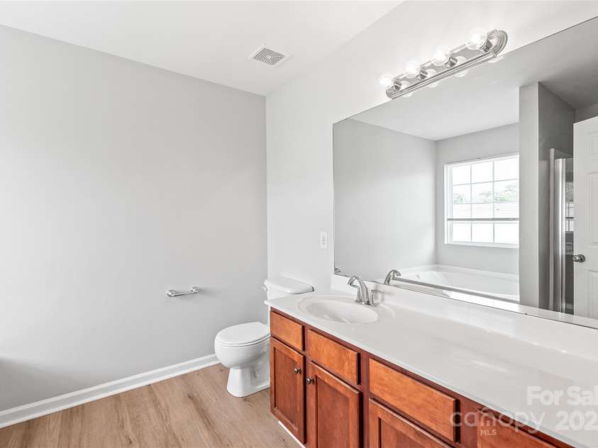 12452 Stratfield Place Circle, Pineville, NC 28134.  MLS# CAR4270059, YatesRealty ID 23606. 