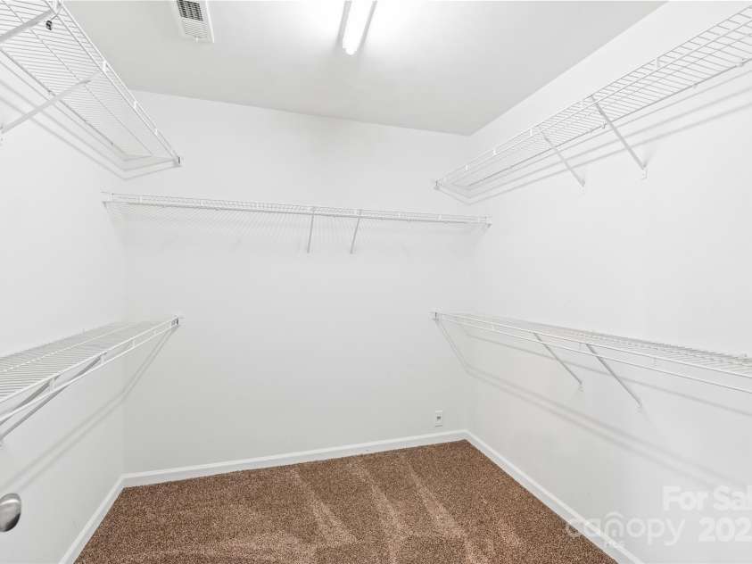 12452 Stratfield Place Circle, Pineville, NC 28134.  MLS# CAR4270059, YatesRealty ID 23606. 