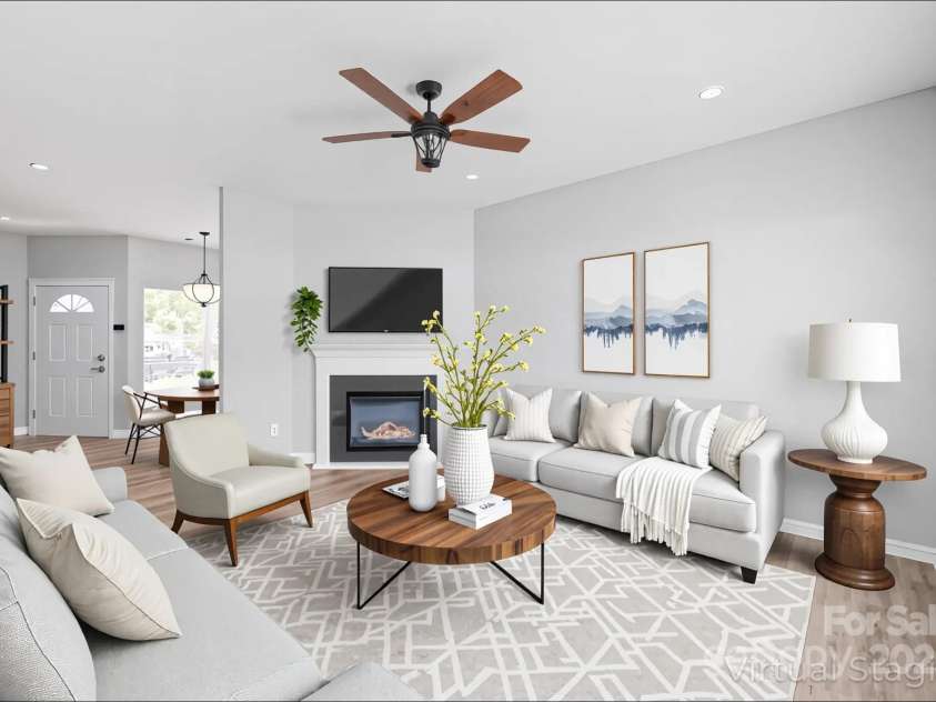 12452 Stratfield Place Circle, Pineville, NC 28134.  MLS# CAR4270059, YatesRealty ID 23606. 