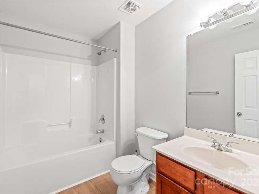 12452 Stratfield Place Circle, Pineville, NC 28134.  MLS# CAR4270059, YatesRealty ID 23606. 