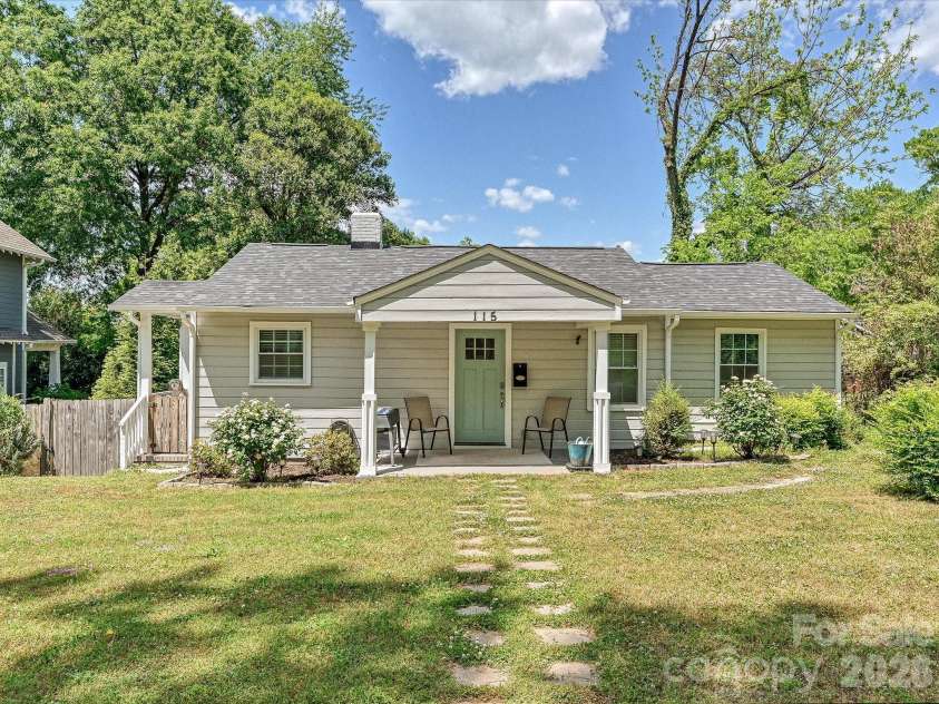 115 Gardner Avenue, Charlotte, NC 28216.  MLS# CAR4372796, YatesRealty ID 23607. 