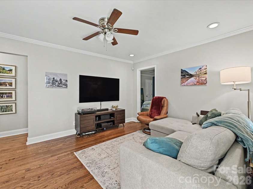 115 Gardner Avenue, Charlotte, NC 28216.  MLS# CAR4372796, YatesRealty ID 23607. 
