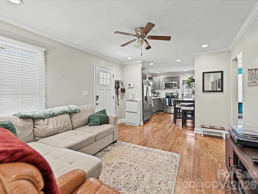 115 Gardner Avenue, Charlotte, NC 28216.  MLS# CAR4372796, YatesRealty ID 23607. 