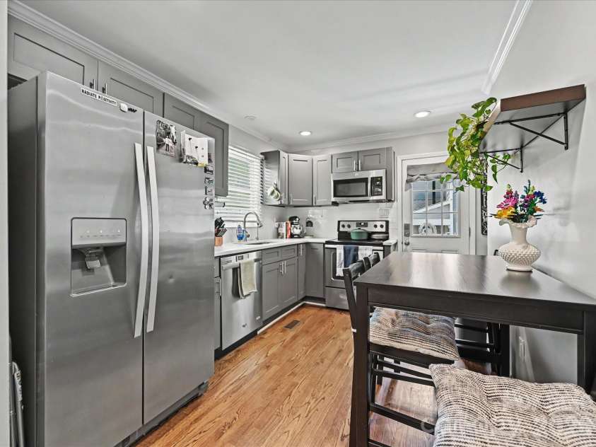 115 Gardner Avenue, Charlotte, NC 28216.  MLS# CAR4372796, YatesRealty ID 23607. 