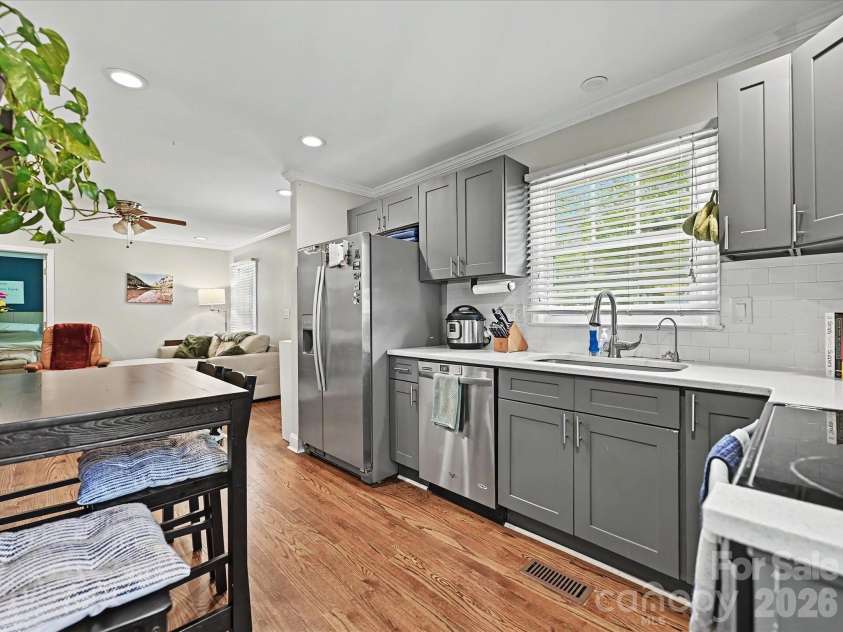 115 Gardner Avenue, Charlotte, NC 28216.  MLS# CAR4372796, YatesRealty ID 23607. 