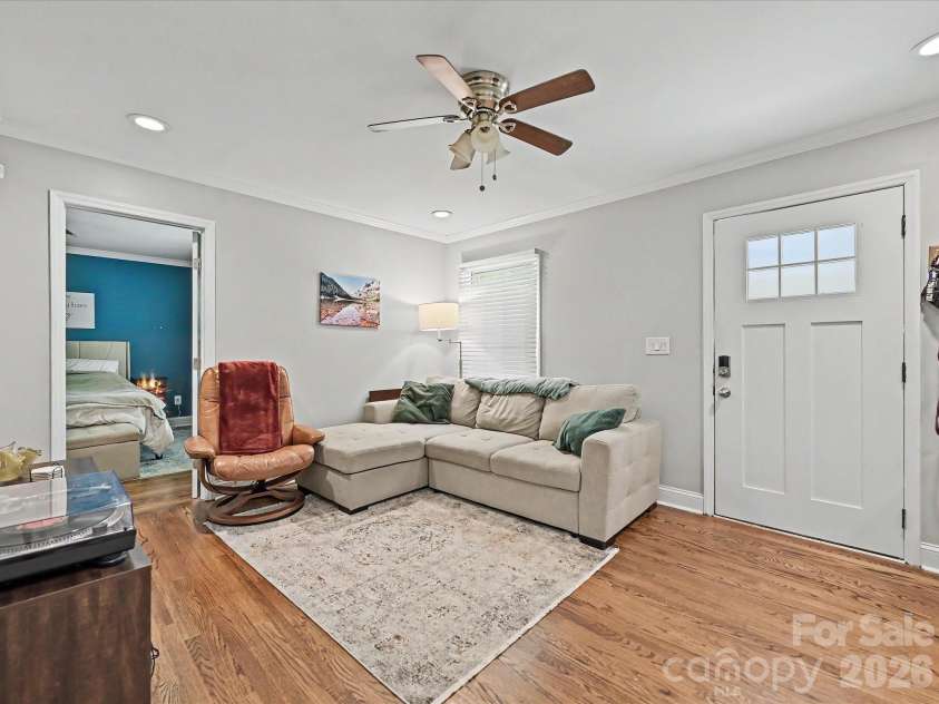 115 Gardner Avenue, Charlotte, NC 28216.  MLS# CAR4372796, YatesRealty ID 23607. 