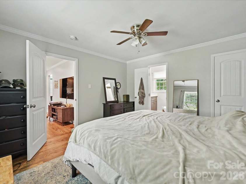 115 Gardner Avenue, Charlotte, NC 28216.  MLS# CAR4372796, YatesRealty ID 23607. 