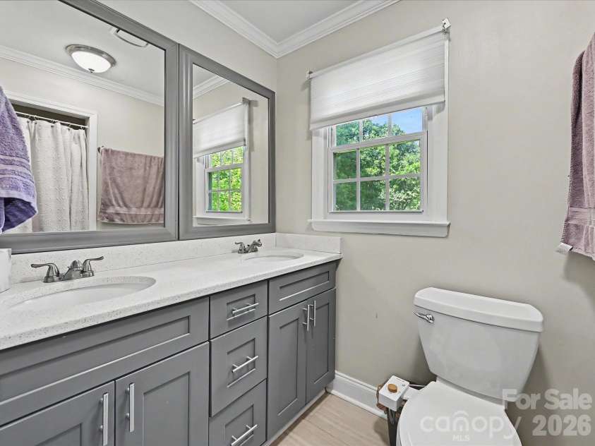 115 Gardner Avenue, Charlotte, NC 28216.  MLS# CAR4372796, YatesRealty ID 23607. 