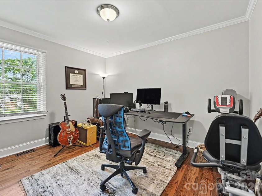 115 Gardner Avenue, Charlotte, NC 28216.  MLS# CAR4372796, YatesRealty ID 23607. 