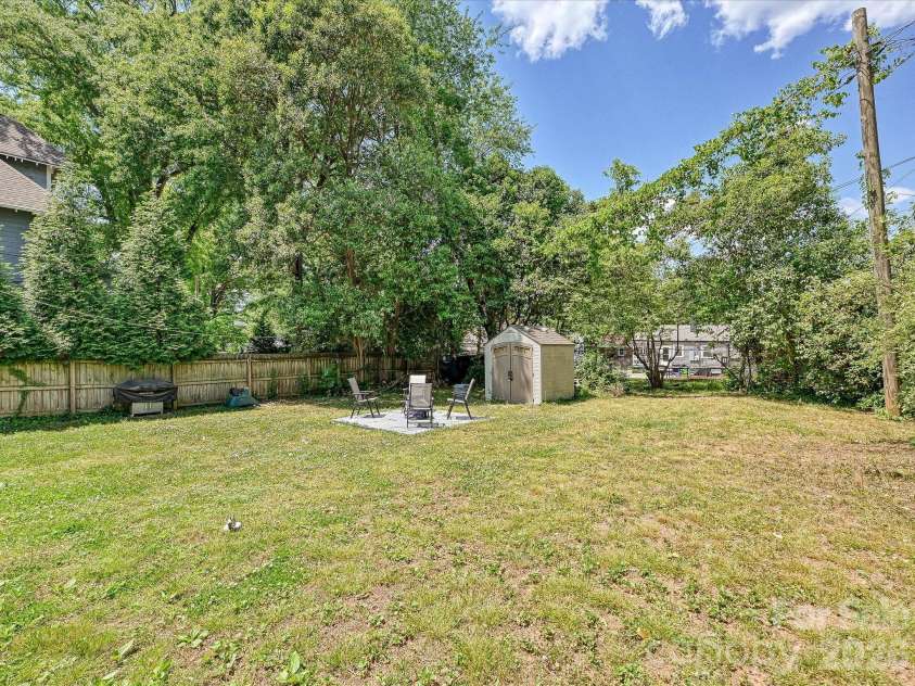 115 Gardner Avenue, Charlotte, NC 28216.  MLS# CAR4372796, YatesRealty ID 23607. 