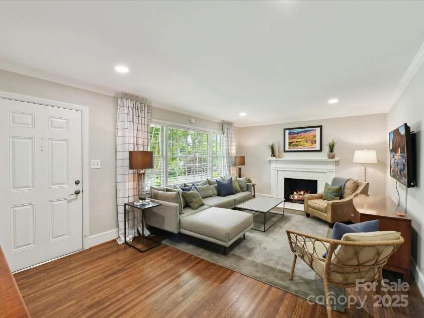 1638 Wensley Drive, Charlotte, NC 28210.  MLS# CAR4261275, YatesRealty ID 23609. 