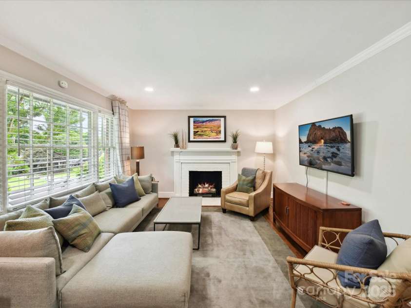 1638 Wensley Drive, Charlotte, NC 28210.  MLS# CAR4261275, YatesRealty ID 23609. 