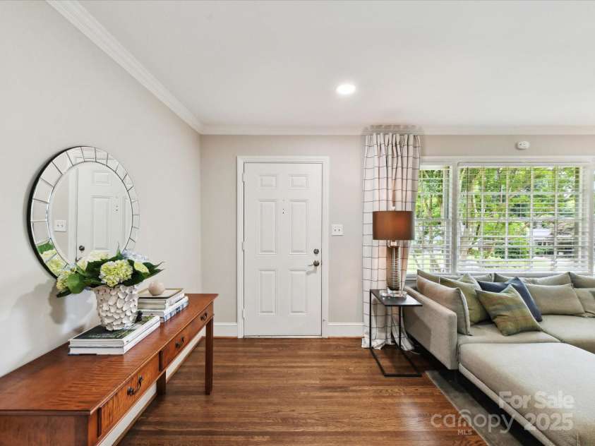 1638 Wensley Drive, Charlotte, NC 28210.  MLS# CAR4261275, YatesRealty ID 23609. 