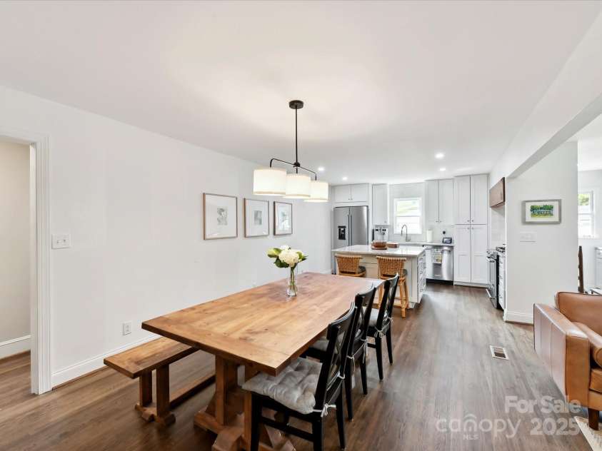 1638 Wensley Drive, Charlotte, NC 28210.  MLS# CAR4261275, YatesRealty ID 23609. 