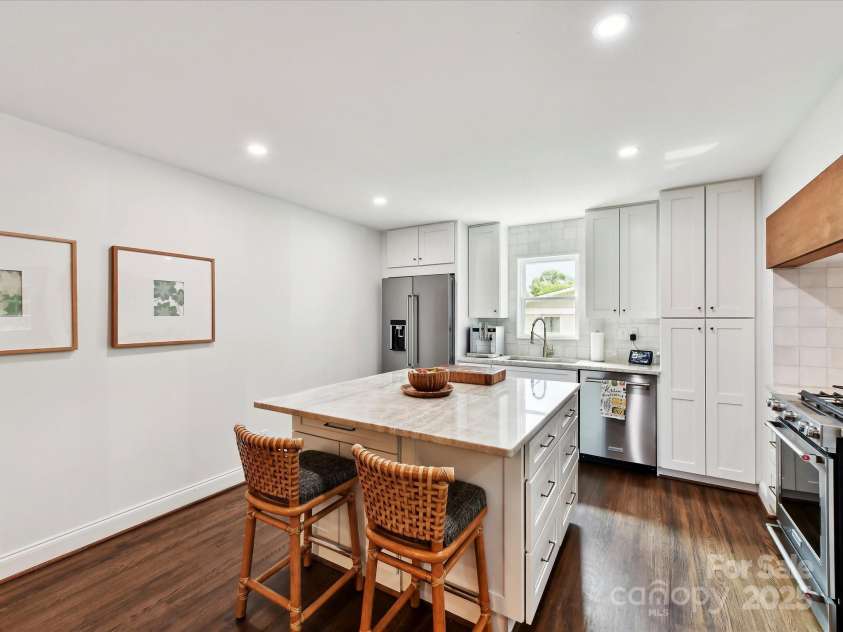 1638 Wensley Drive, Charlotte, NC 28210.  MLS# CAR4261275, YatesRealty ID 23609. 