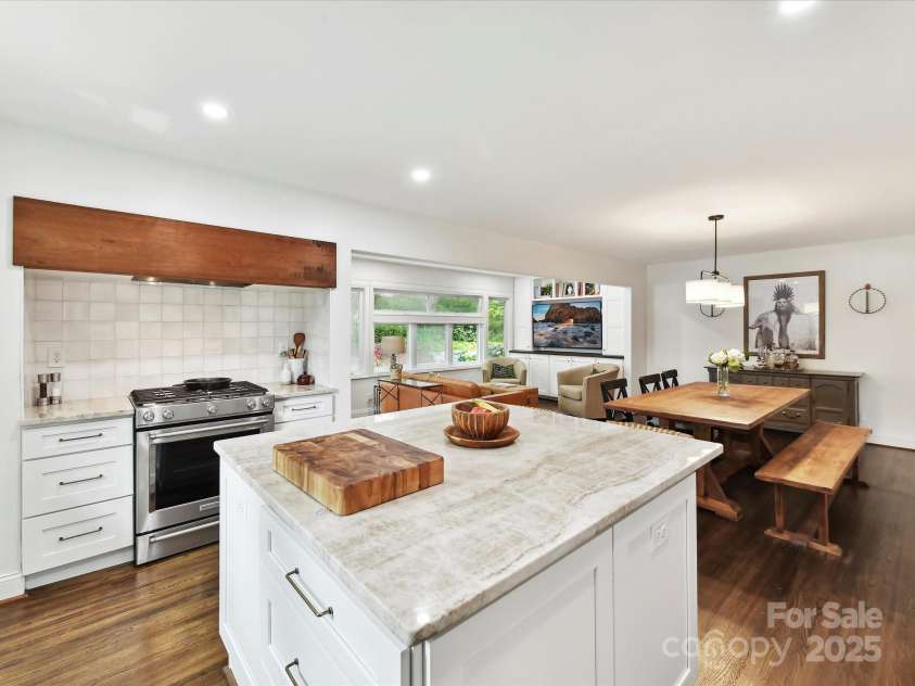 1638 Wensley Drive, Charlotte, NC 28210.  MLS# CAR4261275, YatesRealty ID 23609. 