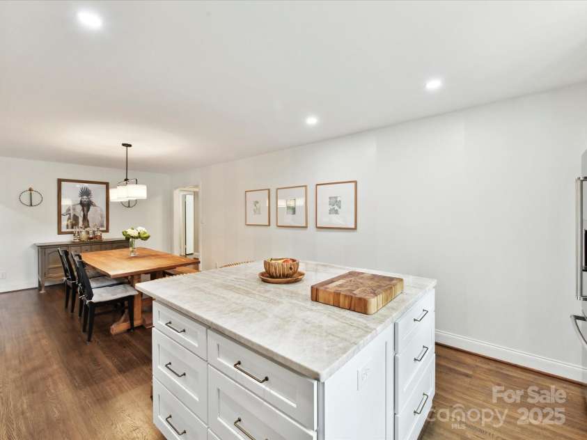 1638 Wensley Drive, Charlotte, NC 28210.  MLS# CAR4261275, YatesRealty ID 23609. 