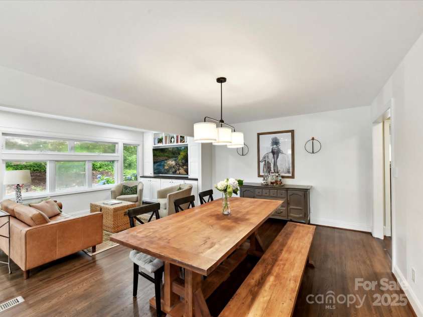 1638 Wensley Drive, Charlotte, NC 28210.  MLS# CAR4261275, YatesRealty ID 23609. 