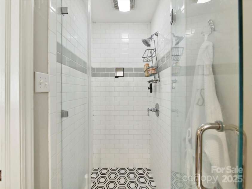 1638 Wensley Drive, Charlotte, NC 28210.  MLS# CAR4261275, YatesRealty ID 23609. 