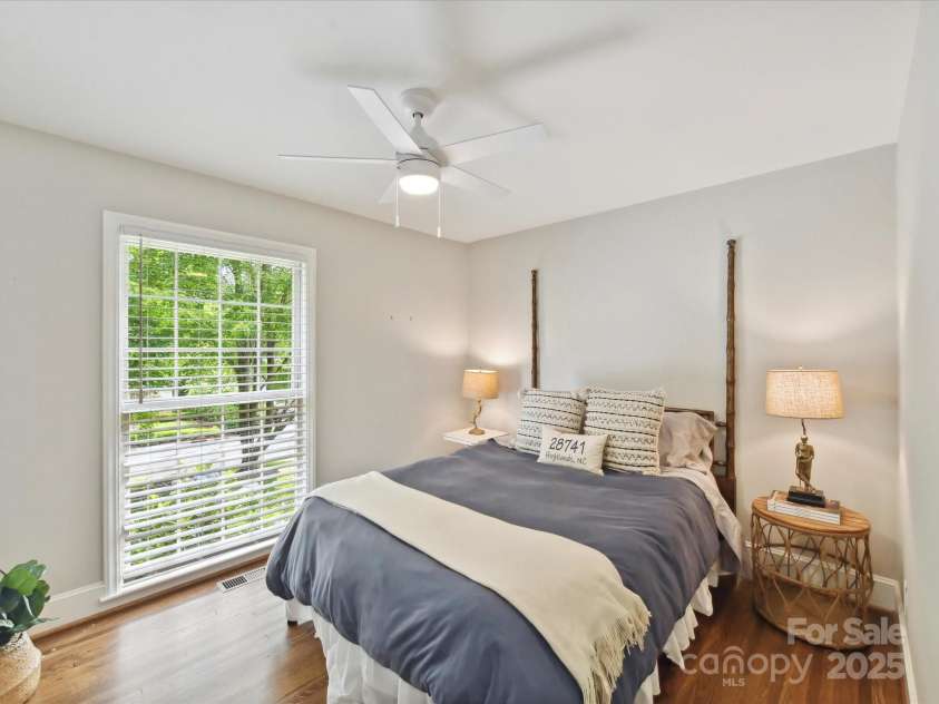 1638 Wensley Drive, Charlotte, NC 28210.  MLS# CAR4261275, YatesRealty ID 23609. 
