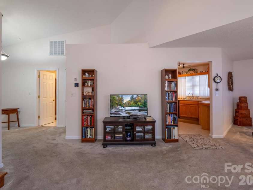 131 Ewarts Pond Road, Hendersonville, NC 28739.  MLS# CAR4337431, YatesRealty ID 2361. 