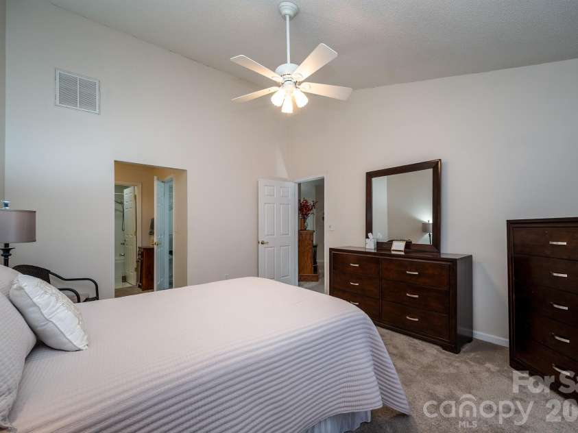 131 Ewarts Pond Road, Hendersonville, NC 28739.  MLS# CAR4337431, YatesRealty ID 2361. 