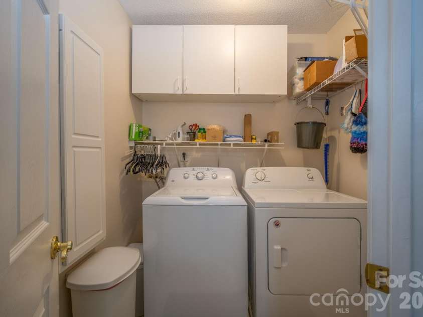 131 Ewarts Pond Road, Hendersonville, NC 28739.  MLS# CAR4337431, YatesRealty ID 2361. 