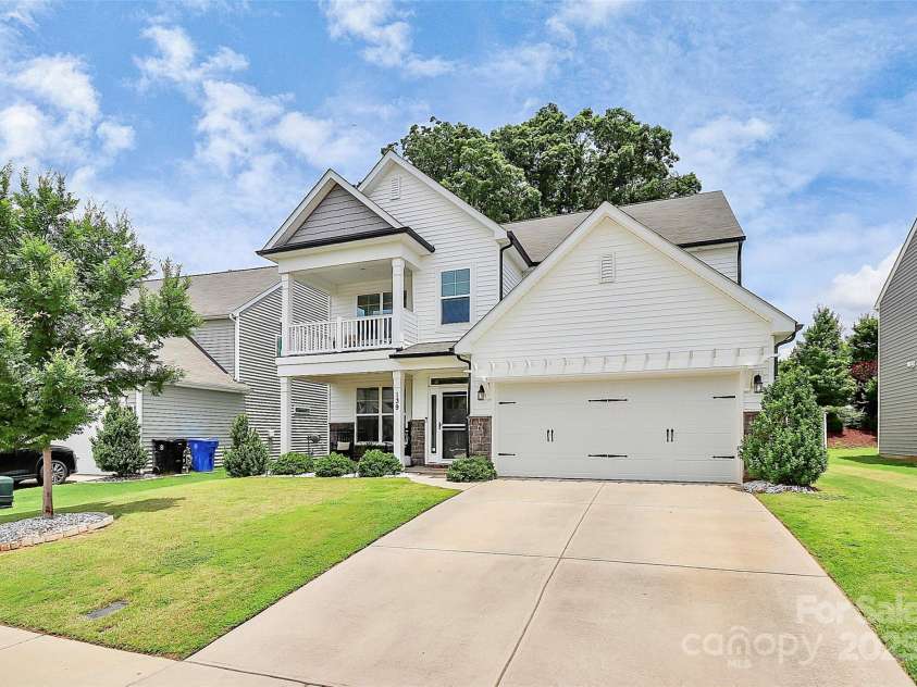 139 Suggs Mill Drive, Mooresville, NC 28115.  MLS# CAR4272116, YatesRealty ID 23610. Welcome Home!