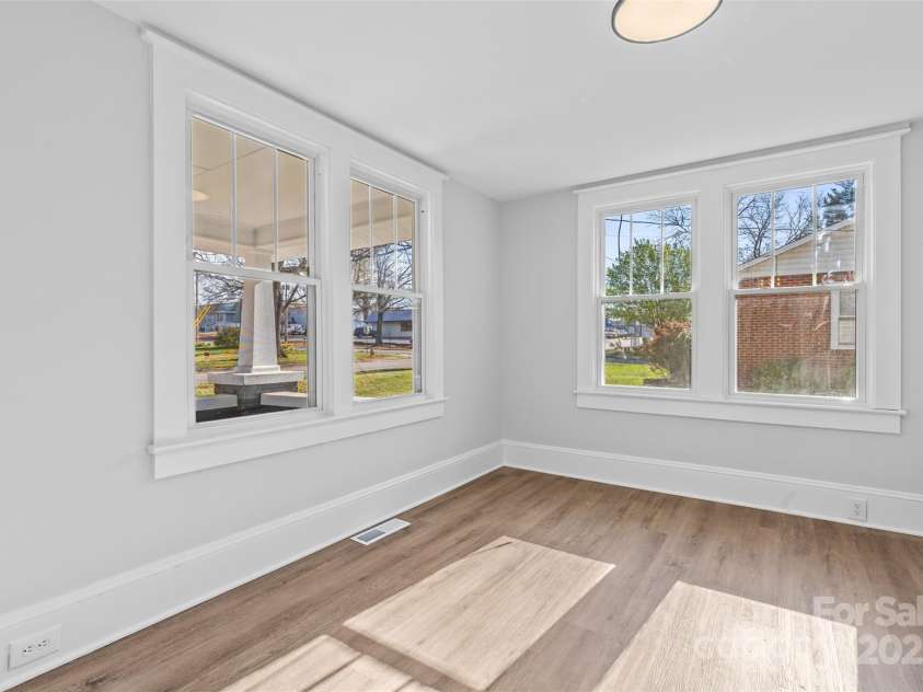 109 D Street, Newton, NC 28658.  MLS# CAR4238642, YatesRealty ID 23611. 