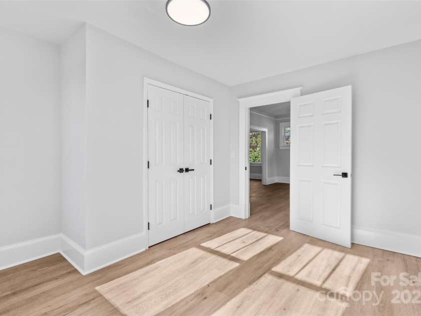 109 D Street, Newton, NC 28658.  MLS# CAR4238642, YatesRealty ID 23611. 