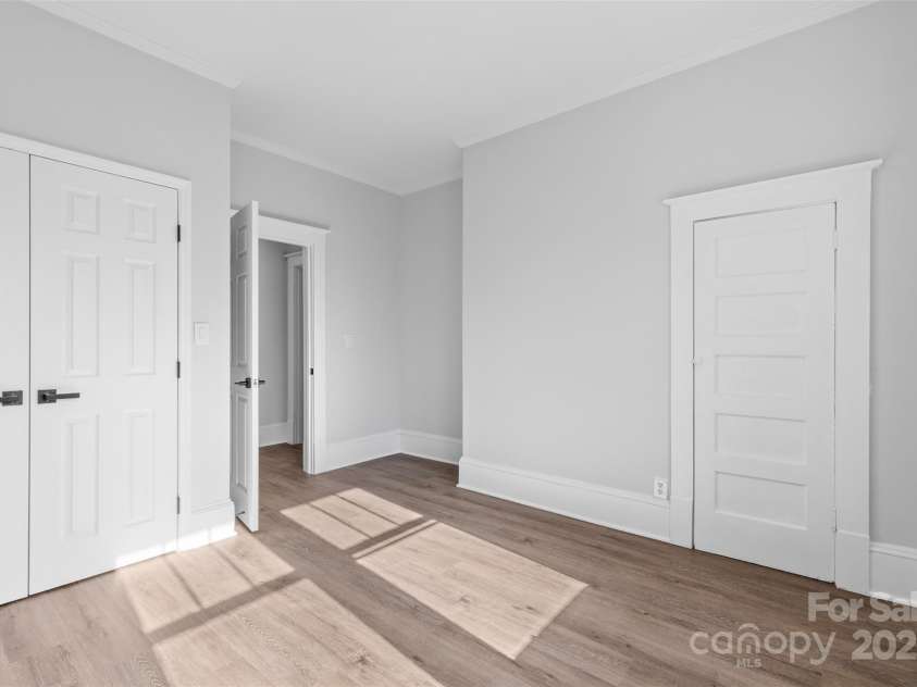 109 D Street, Newton, NC 28658.  MLS# CAR4238642, YatesRealty ID 23611. 