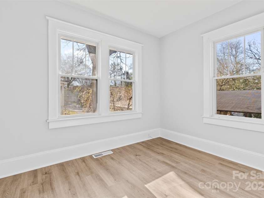 109 D Street, Newton, NC 28658.  MLS# CAR4238642, YatesRealty ID 23611. 