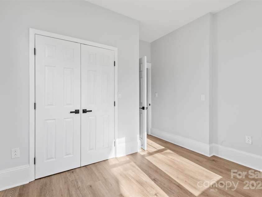 109 D Street, Newton, NC 28658.  MLS# CAR4238642, YatesRealty ID 23611. 